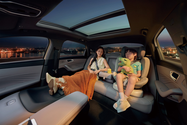 榮威M7 DMH重磅上市，限時美好價8.58萬元起享新能源時代家轎王